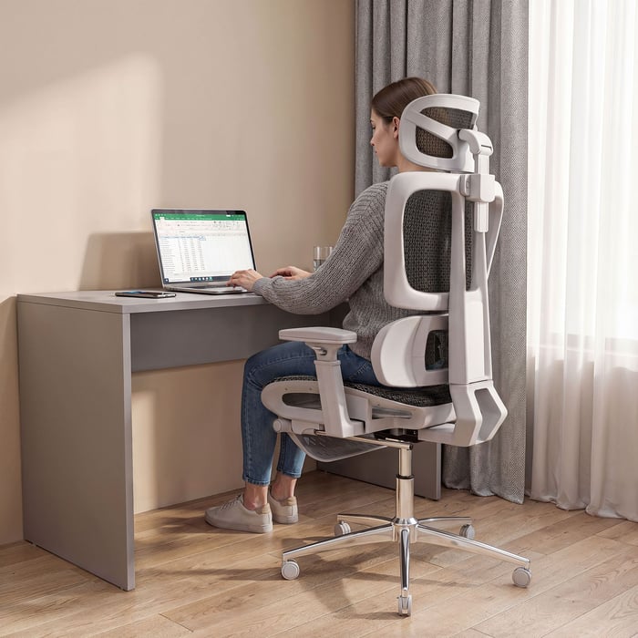 Ergonomiczne trio – idealna synergia siatki, pianki i wsparcia lędźwi