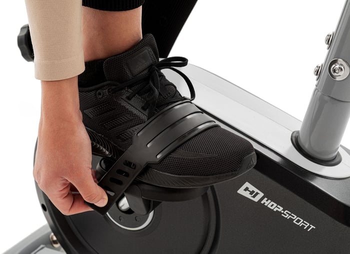 Rutschfeste Pedale mit Sicherheitsgürtel 