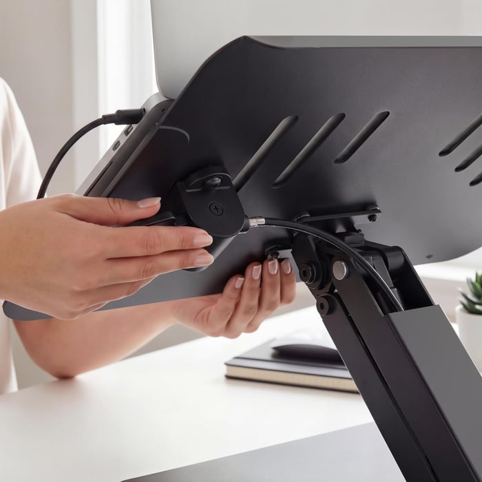 Podstawka pod laptop DV-193OLS czarna z regulacja wysokości i kąta.